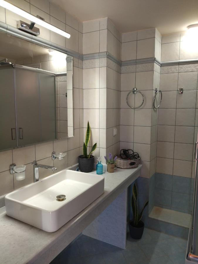Villa Serenity Vóvikes Eksteriør billede